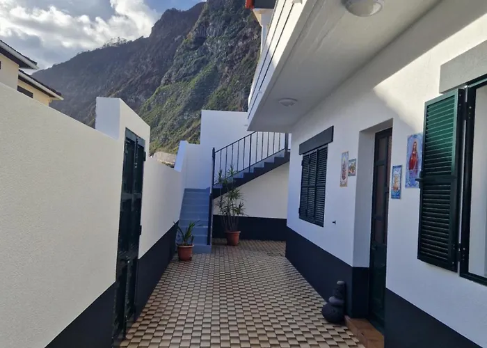 Vista Norte Dom wakacyjny Porto Moniz